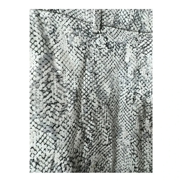 Ann Taylor Snake print Cropped Wide Leg Pants Size 2 - Picture 5 of 7